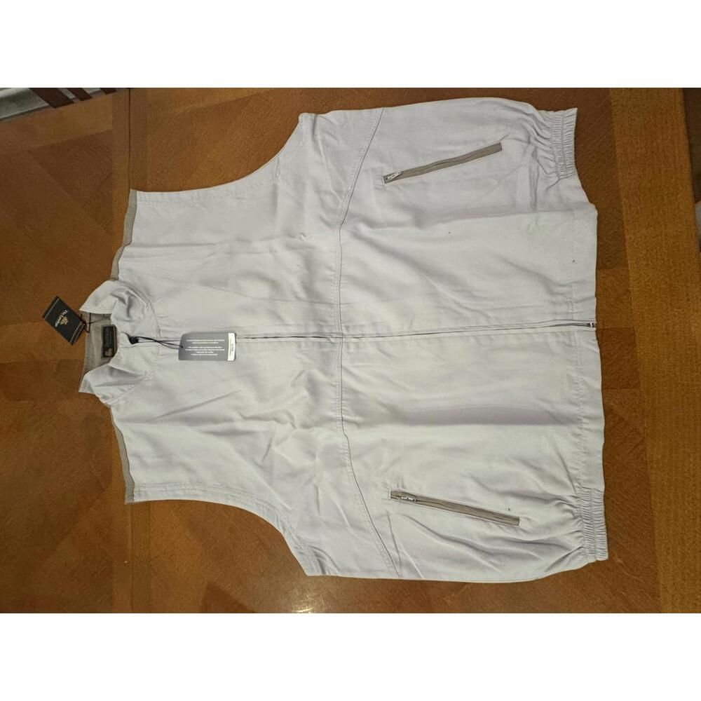 The Landing’s Collection Off White Sleeveless Vest with Zip Pockets